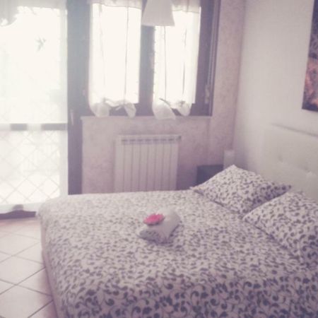 菲乌米奇诺Casa Del Loto公寓 外观 照片
